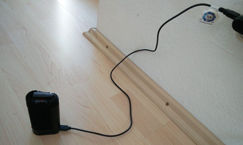 Storz & Bickel Crafty — Ladegerät und Kabel